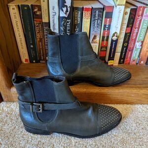 𝅺maluo green leather pull on studded toe buckle side ankle boots sz 39  euc